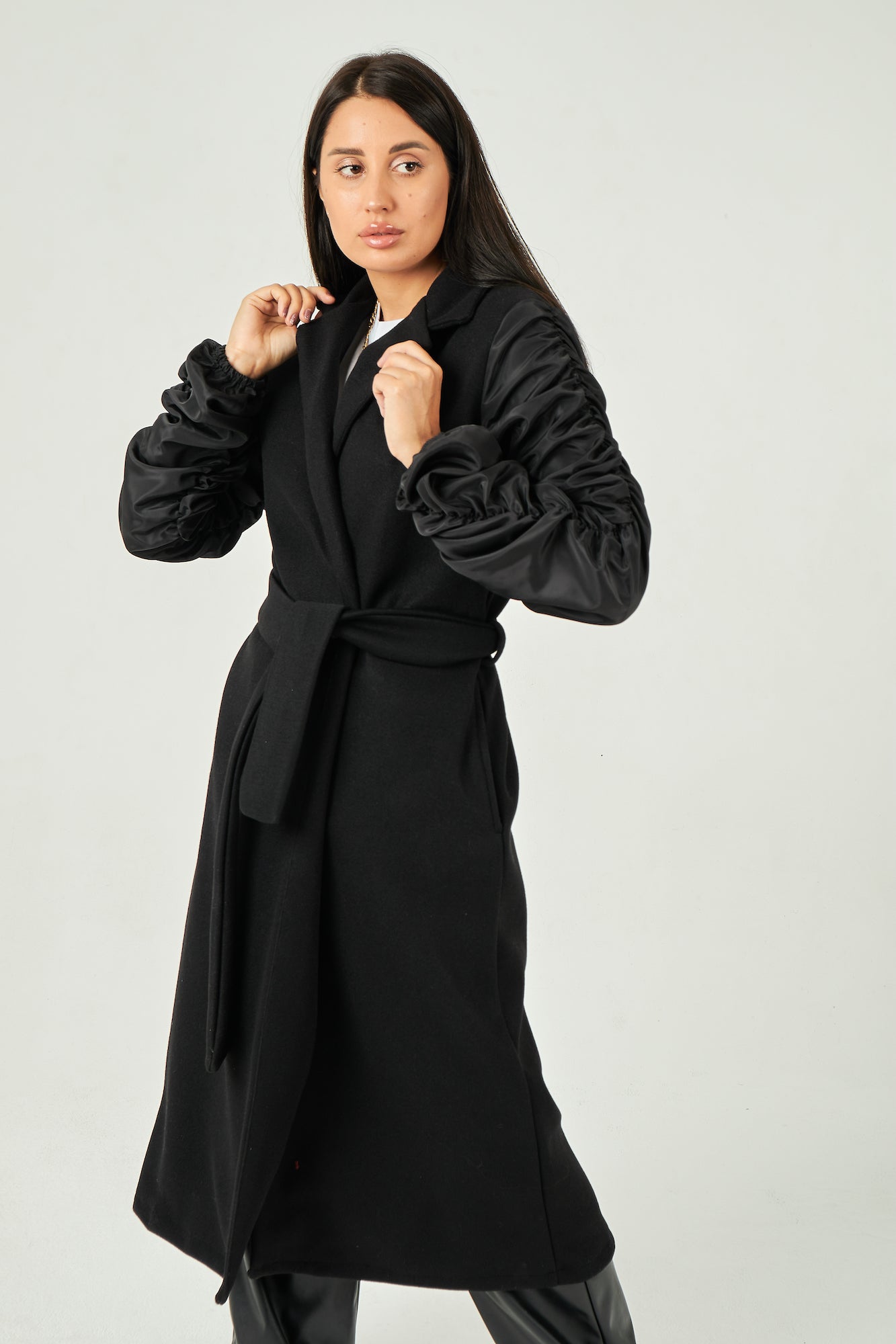 Hero coat in black