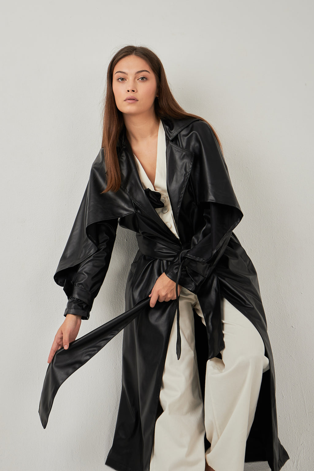Planet coat in black leather