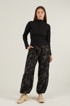 Halfway top in black
