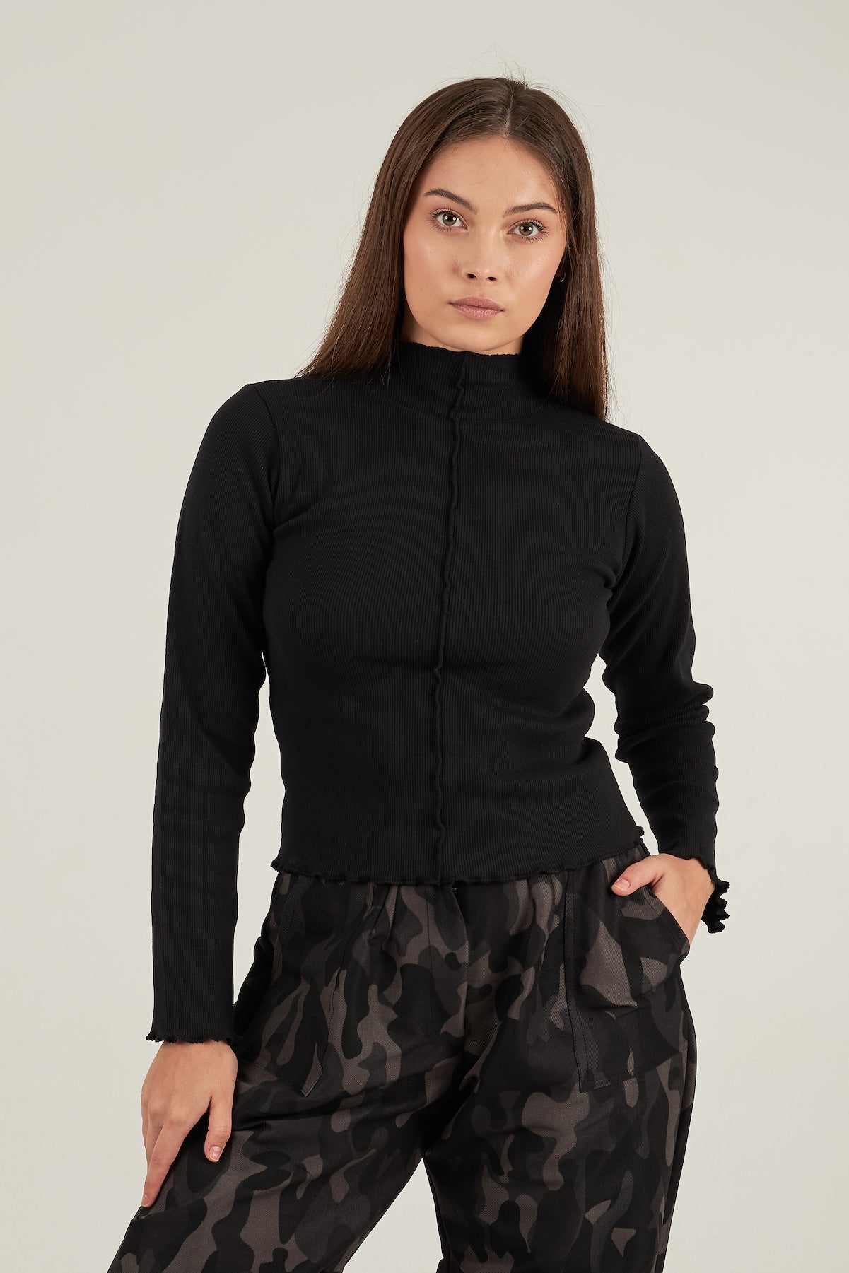 Halfway top in black