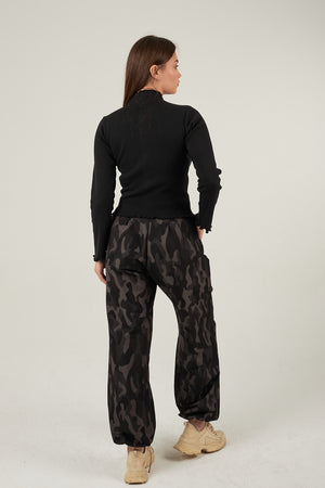 Halfway top in black