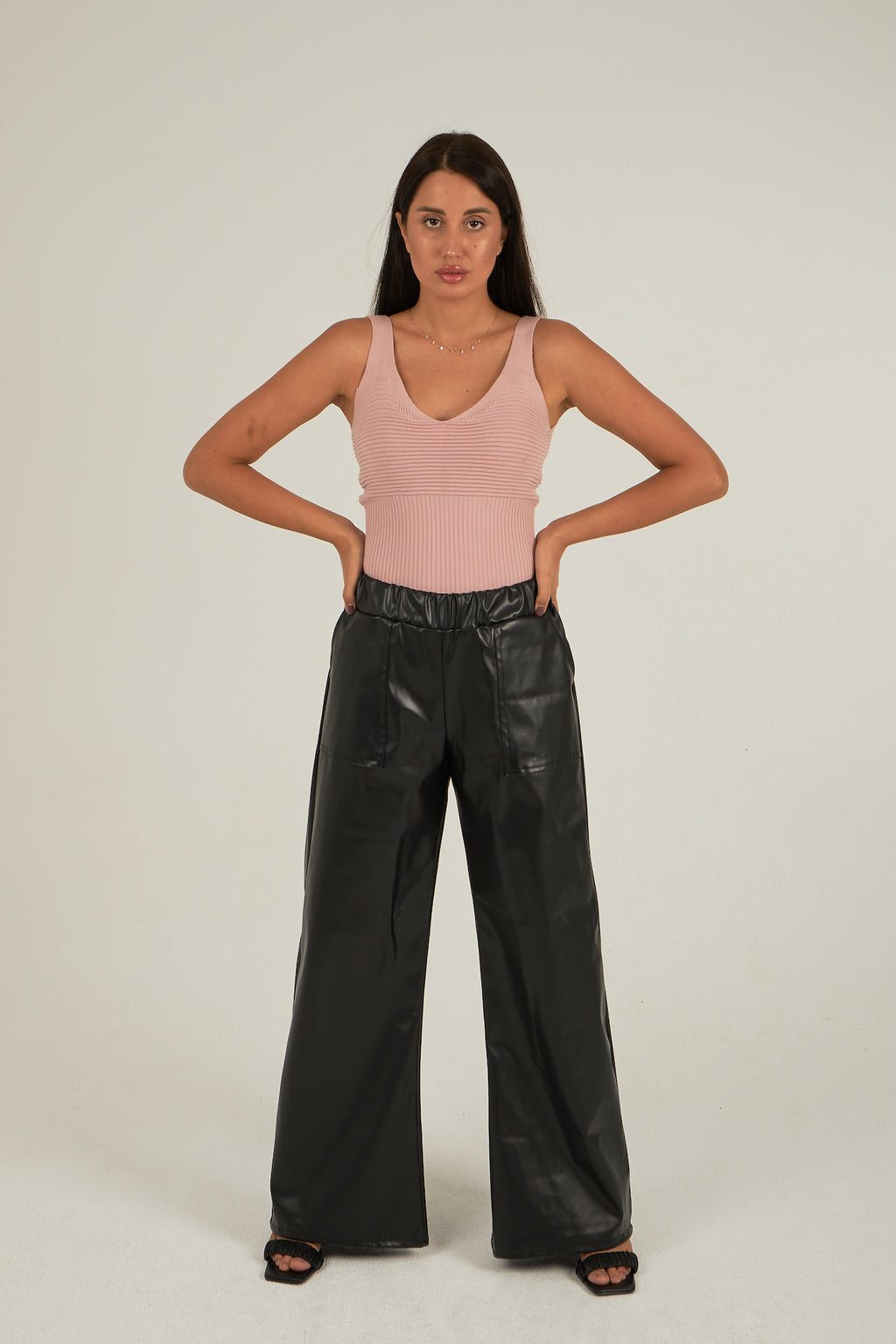 Flow leather pants in black