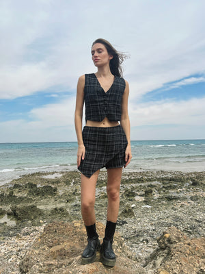 Cheviot shorts in black