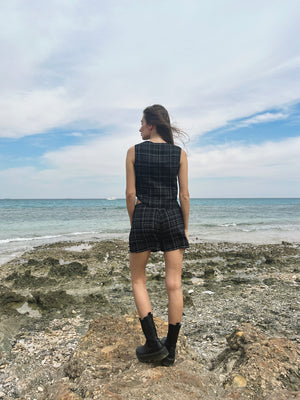 Cheviot vest in black