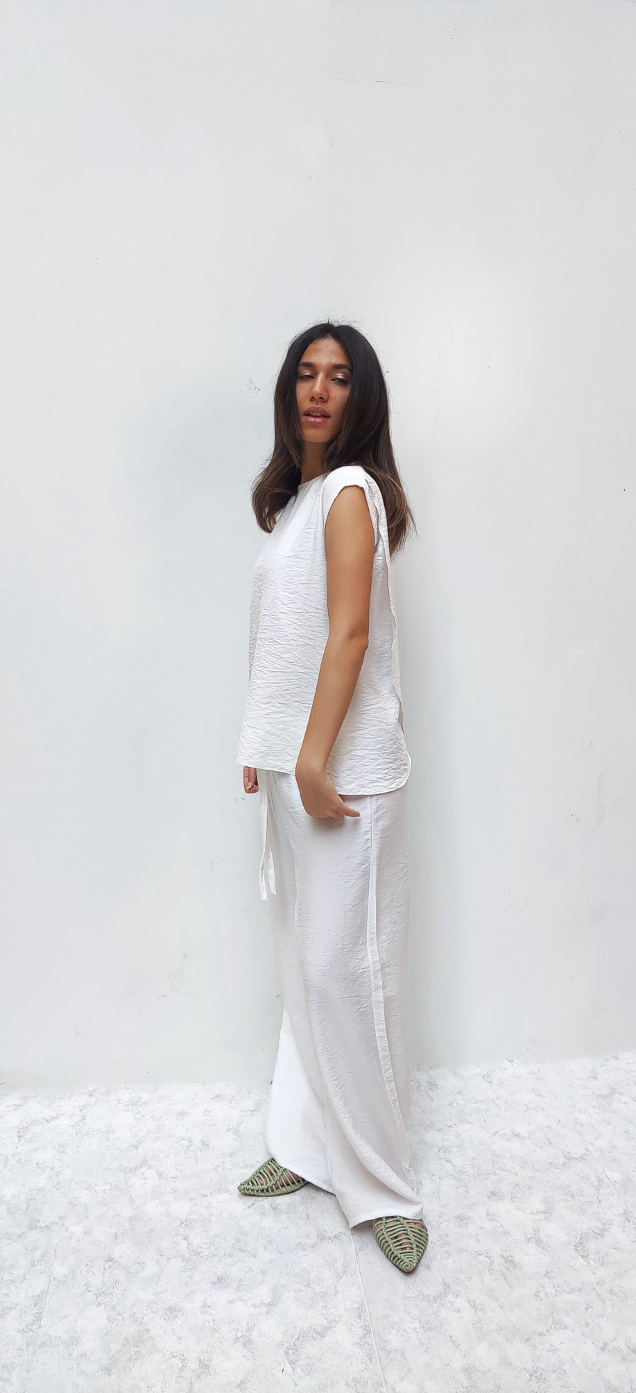 Wave top in white