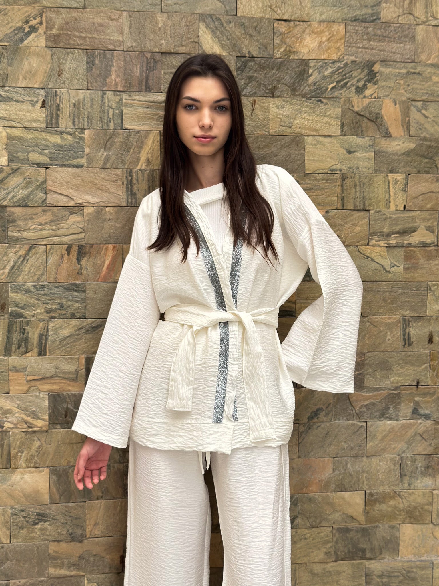 Spark set in white (kimono + pants)