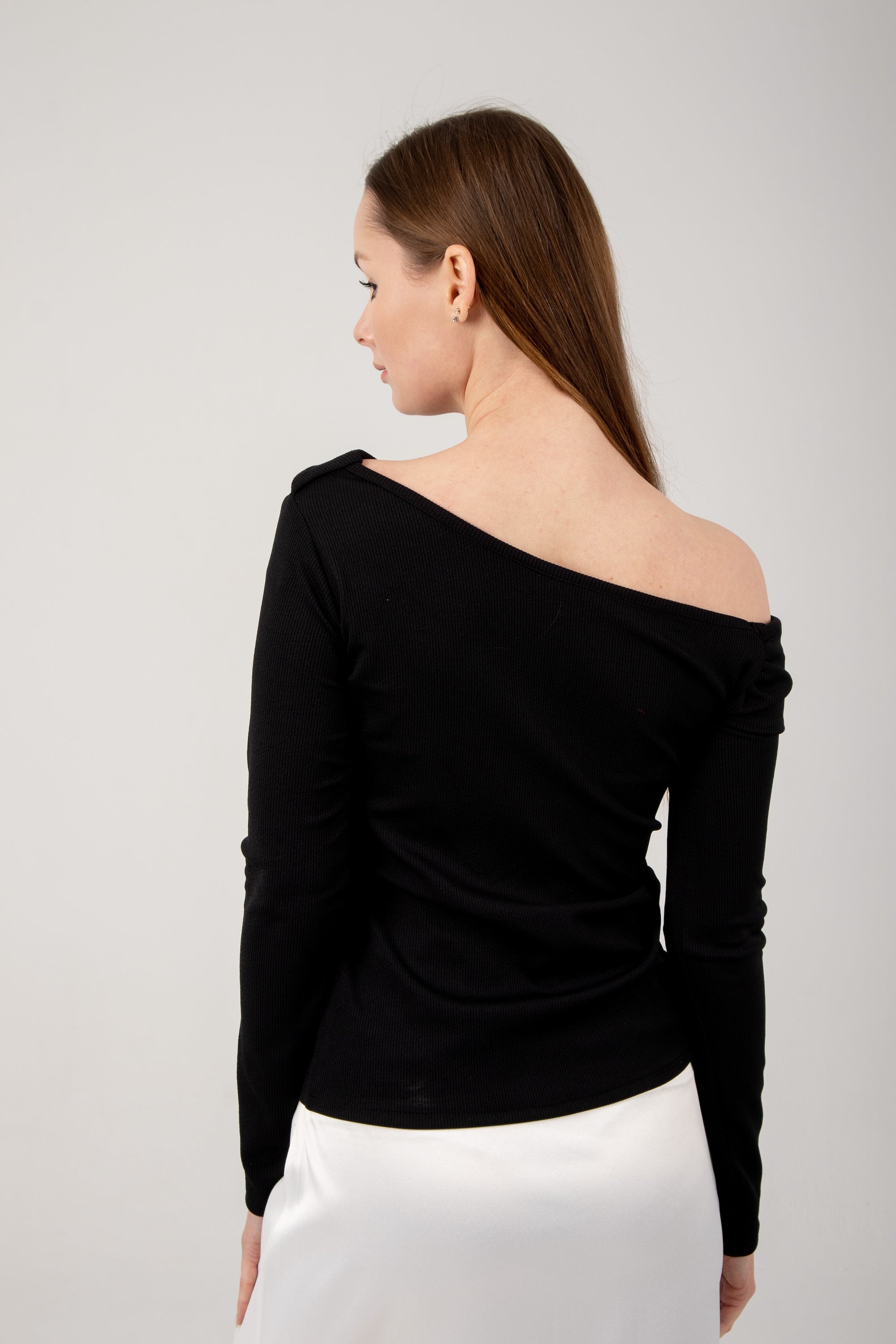 Off shoulder top in black