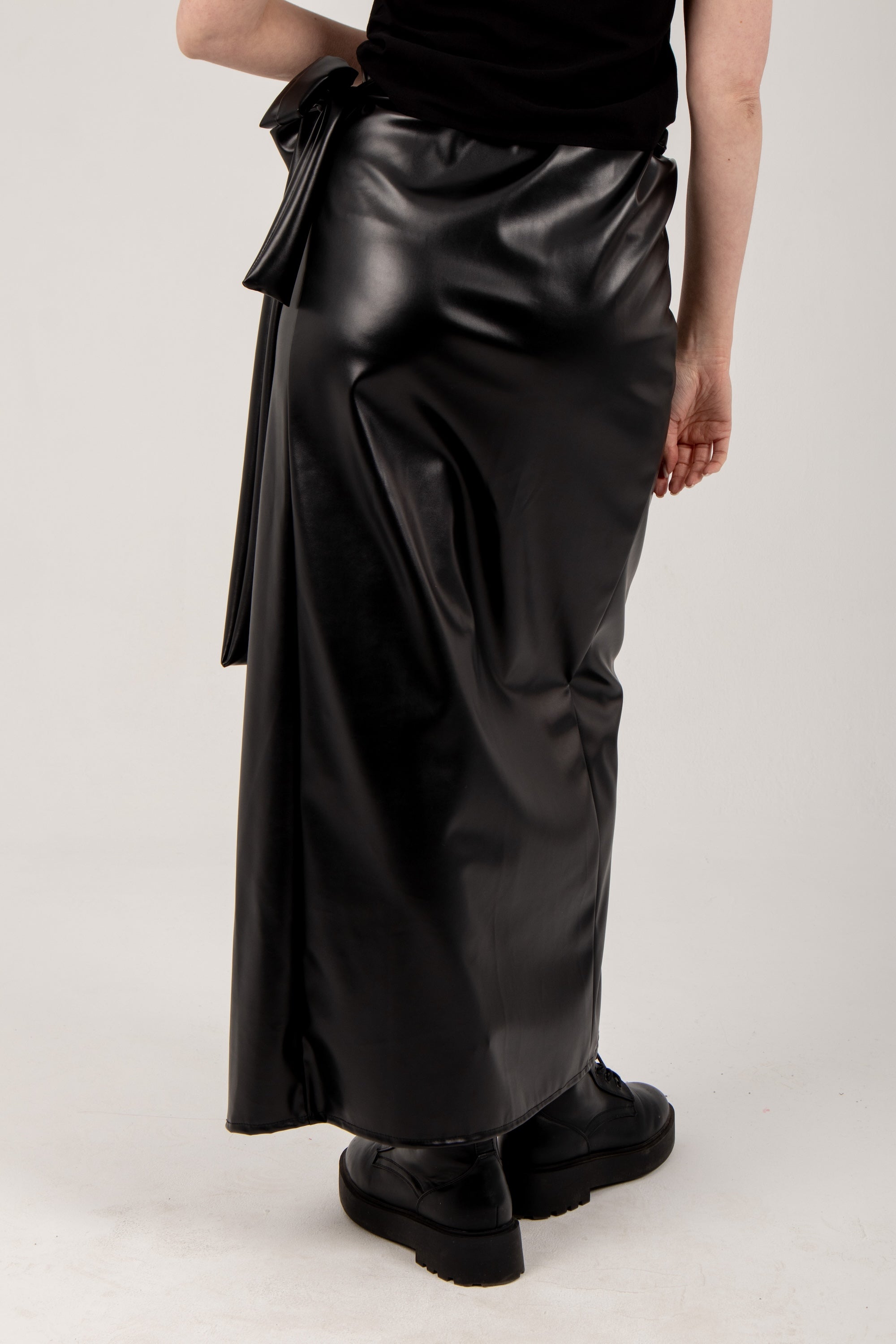 Leather wrap up skirt in black