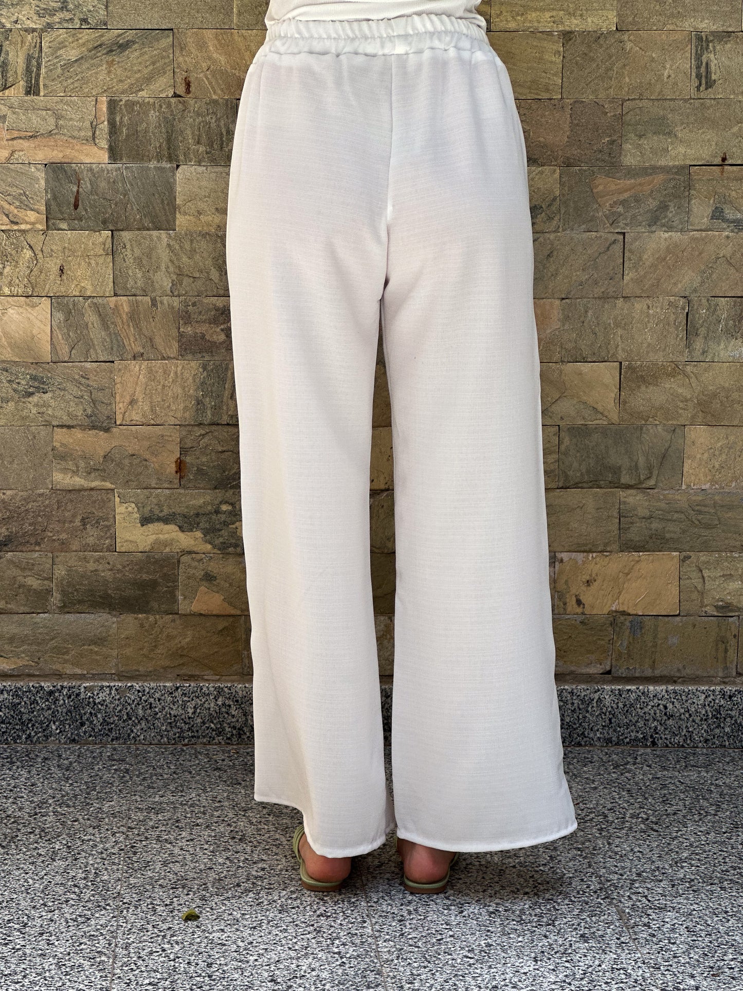 Linen pants in white