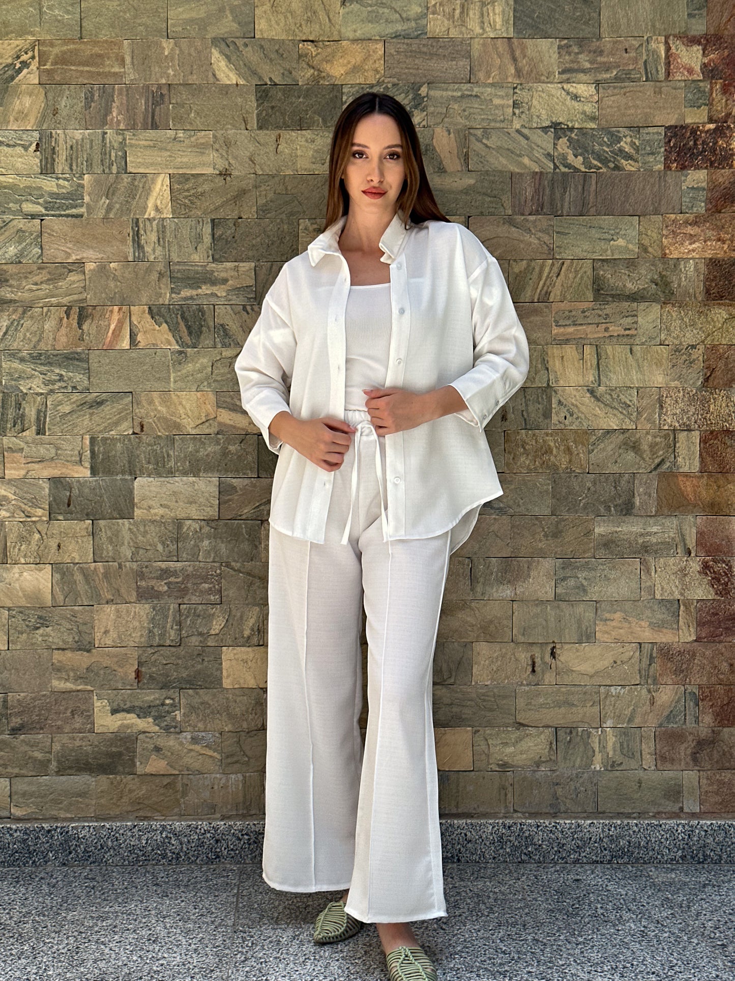 Oversized linen shirt in white