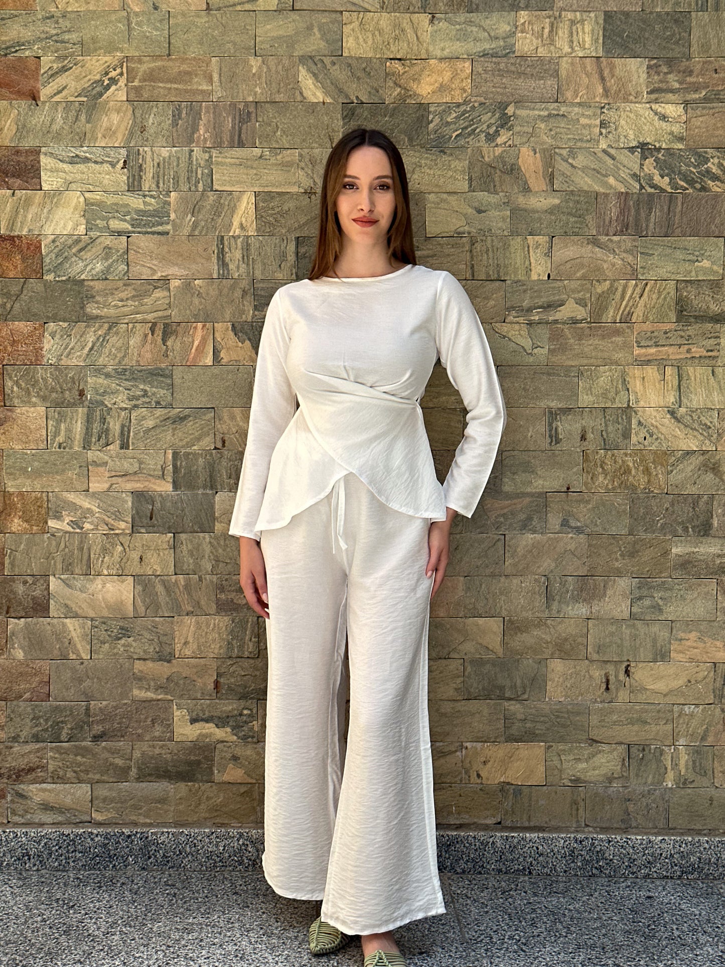Mystery top in white