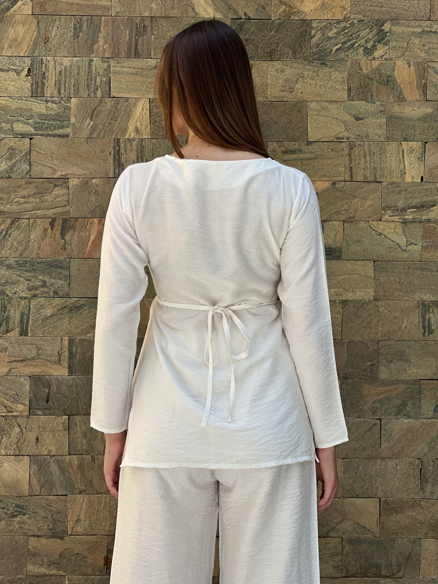 Mystery top in white