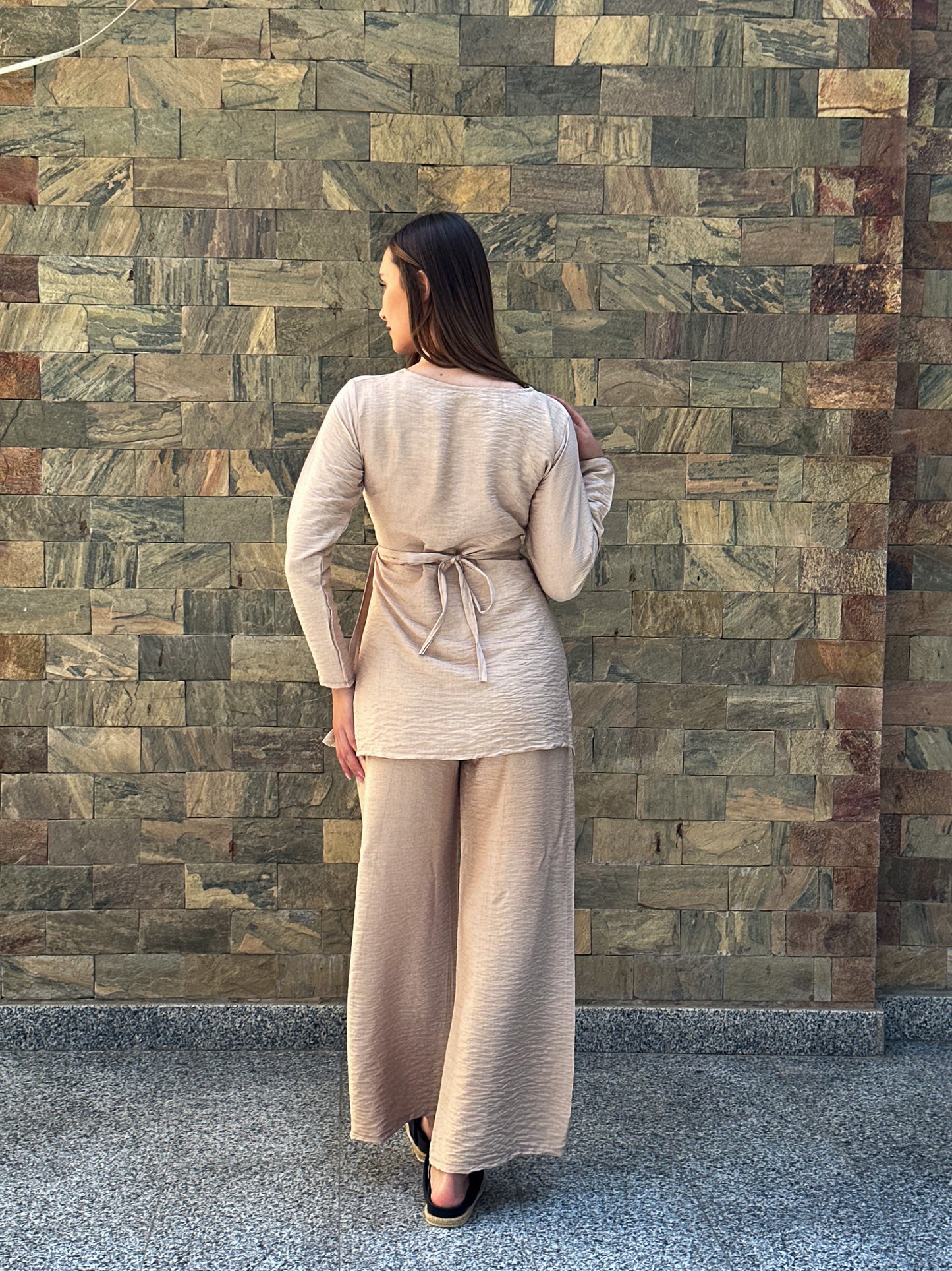 Mystery set in beige