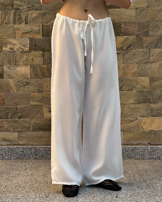 Linen beach pants in white