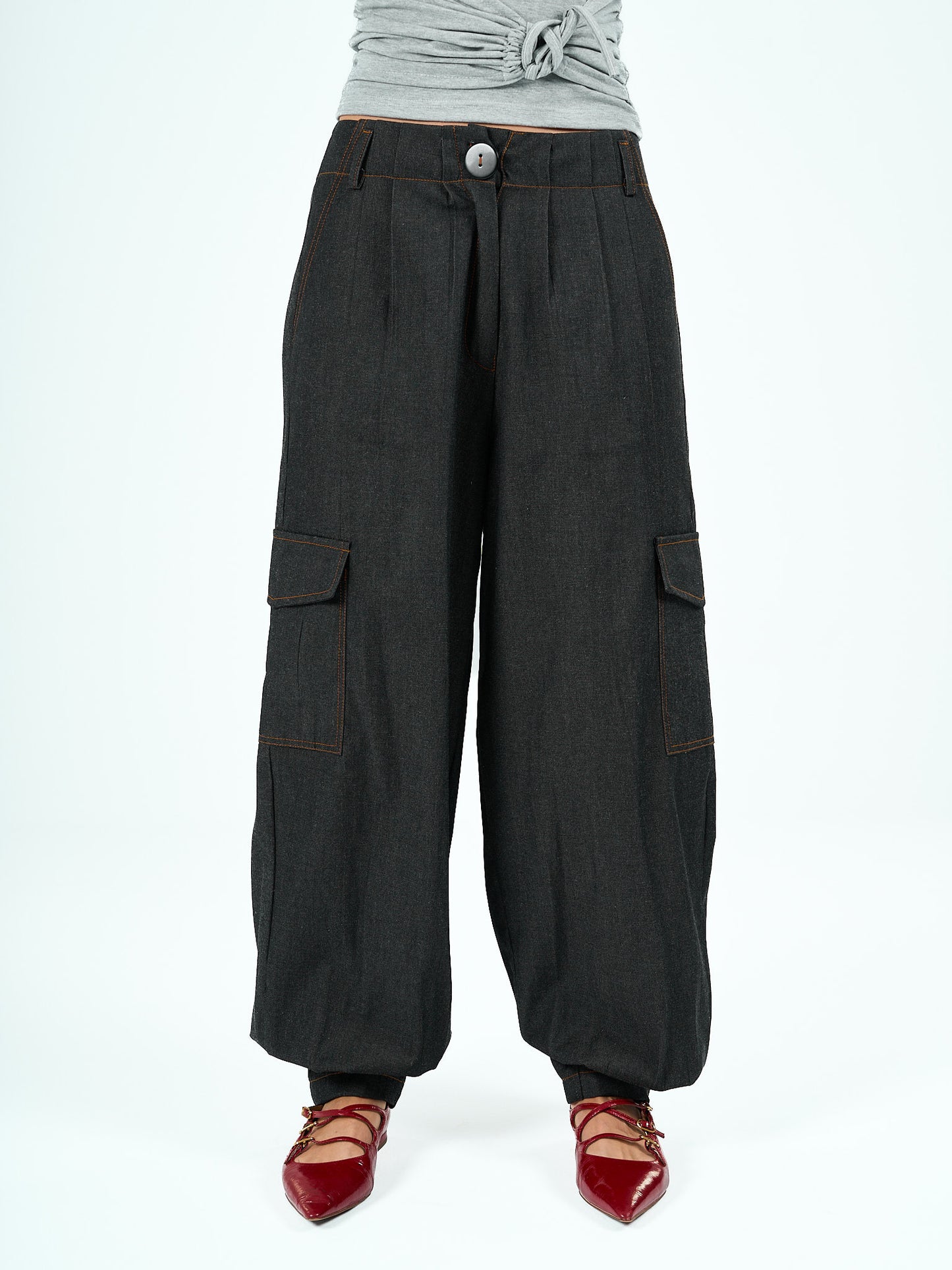 Parachute pants in black denim