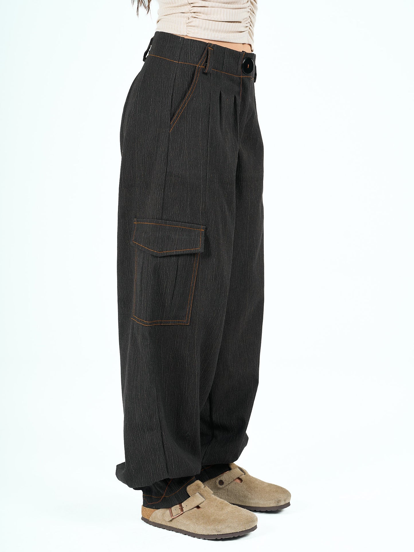 Parachute pants in black tie dye denim