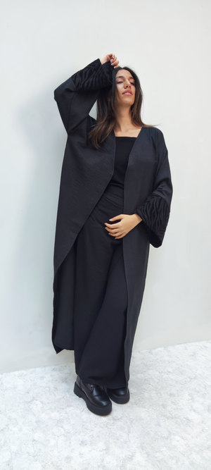 Far kimono in black
