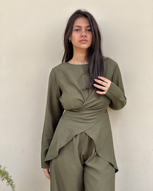 Mystery top in olive