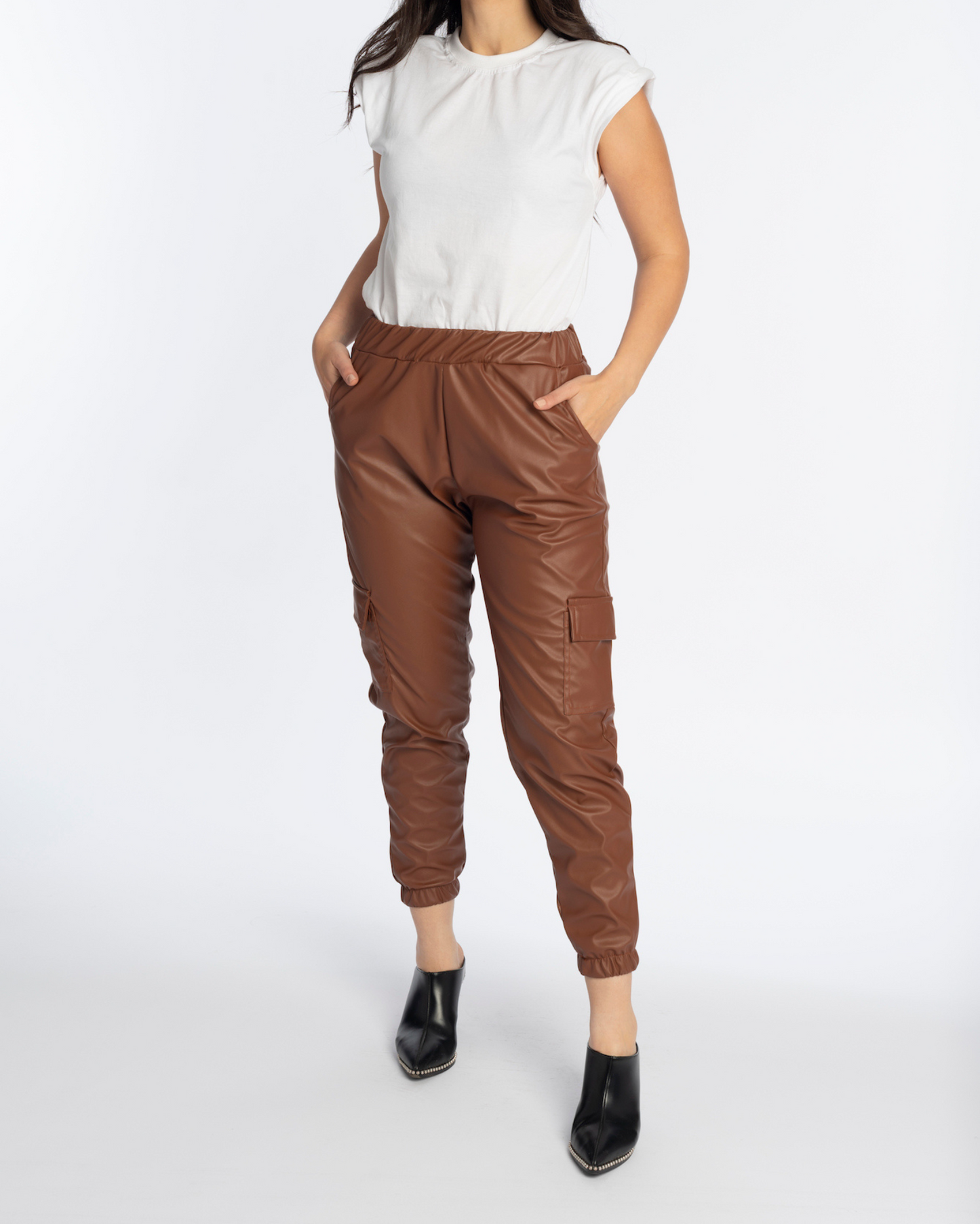 Leather joggers in brown
