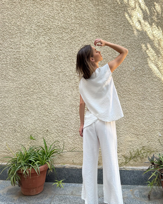 Wave top in white