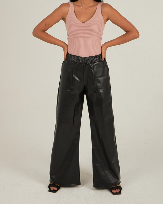 Flow leather pants in black