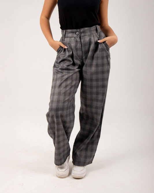 Check pants in grey