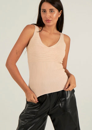 Hug top in beige