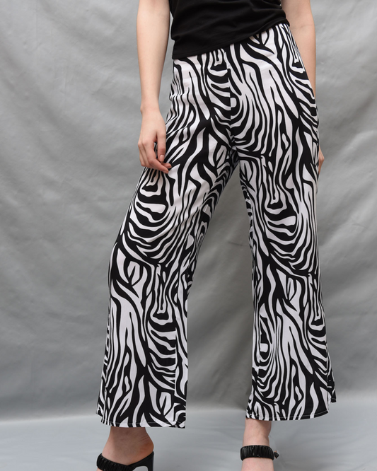 Zebra print pants in white