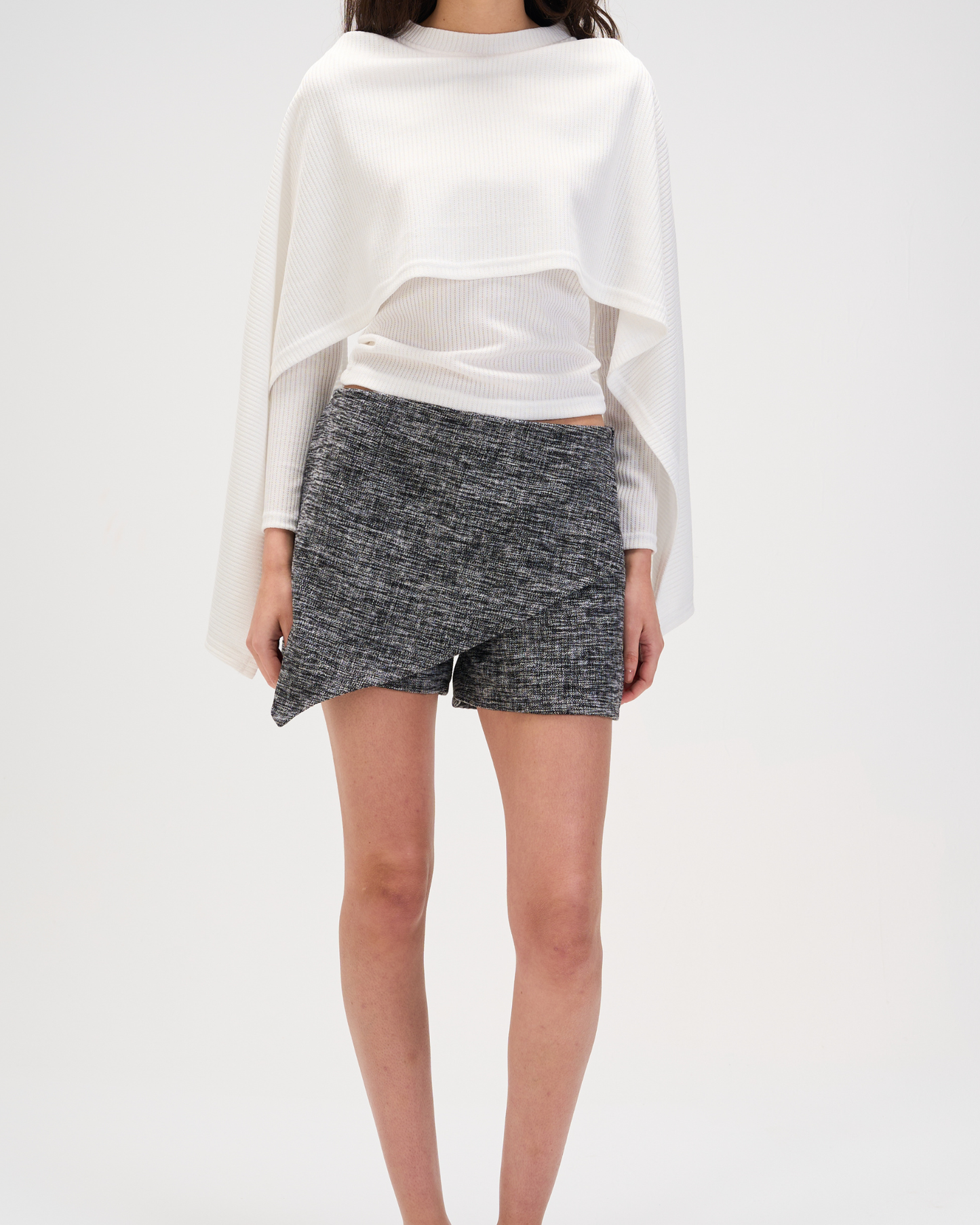 Cheviot short in grey