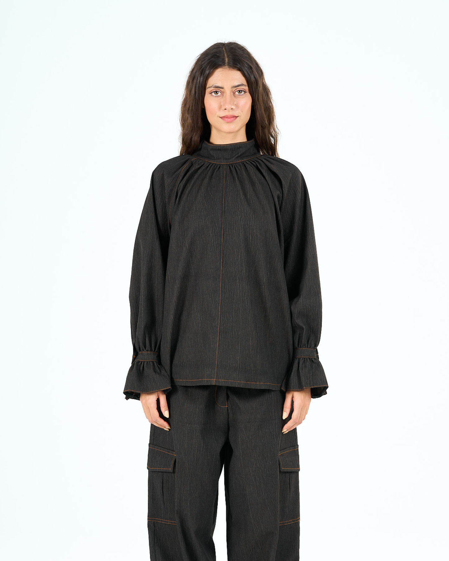 Parachute top in black tie dye denim