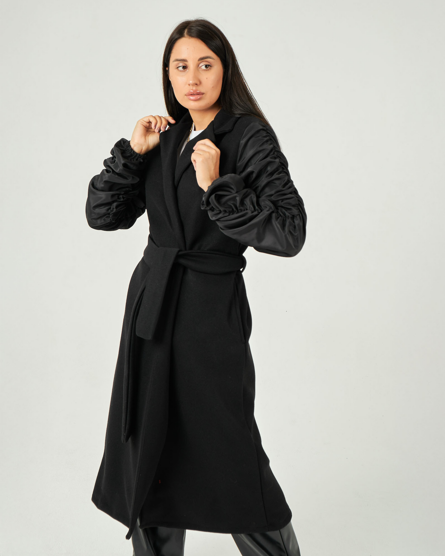Hero coat in black