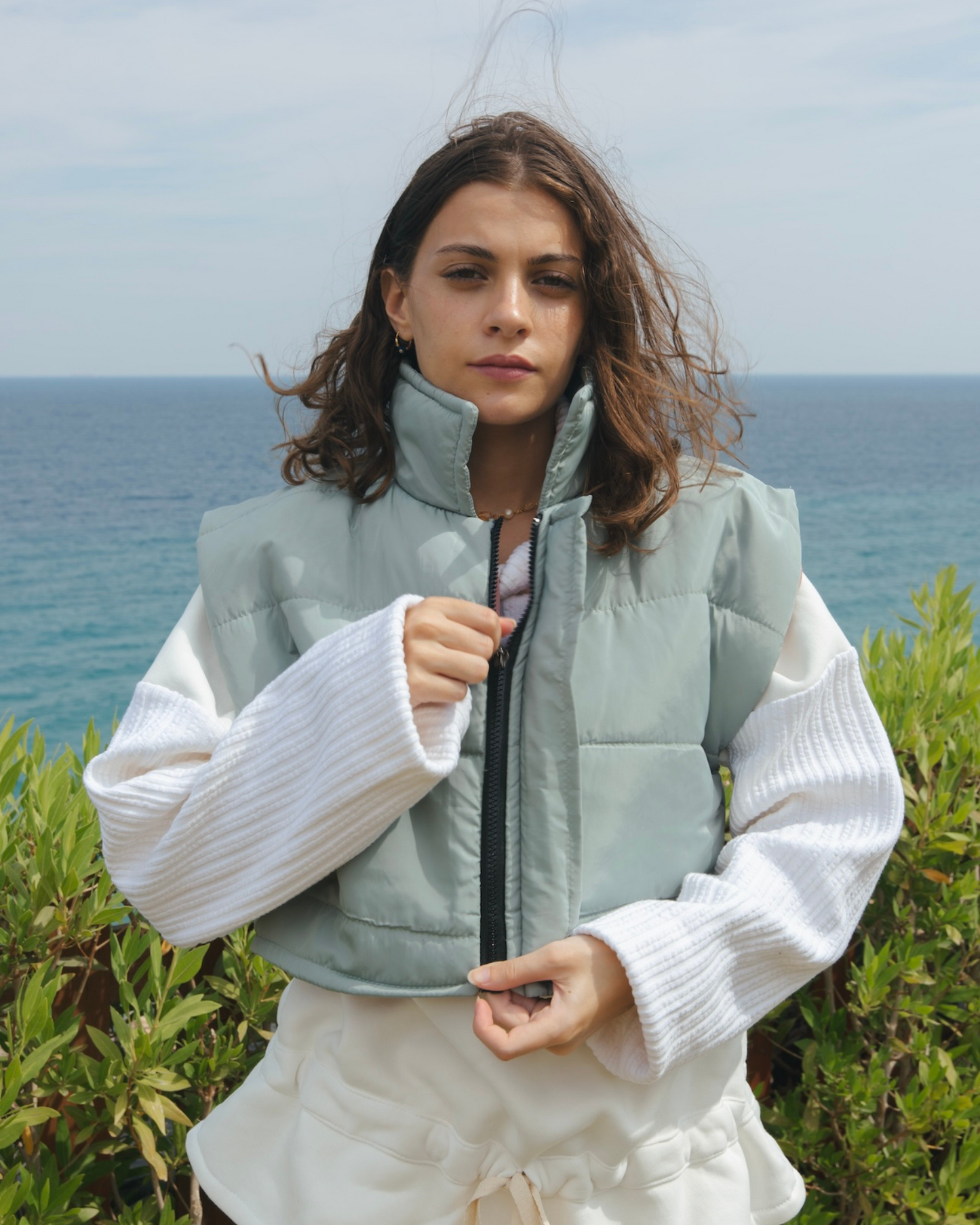 Cropped waterproof vest in mint