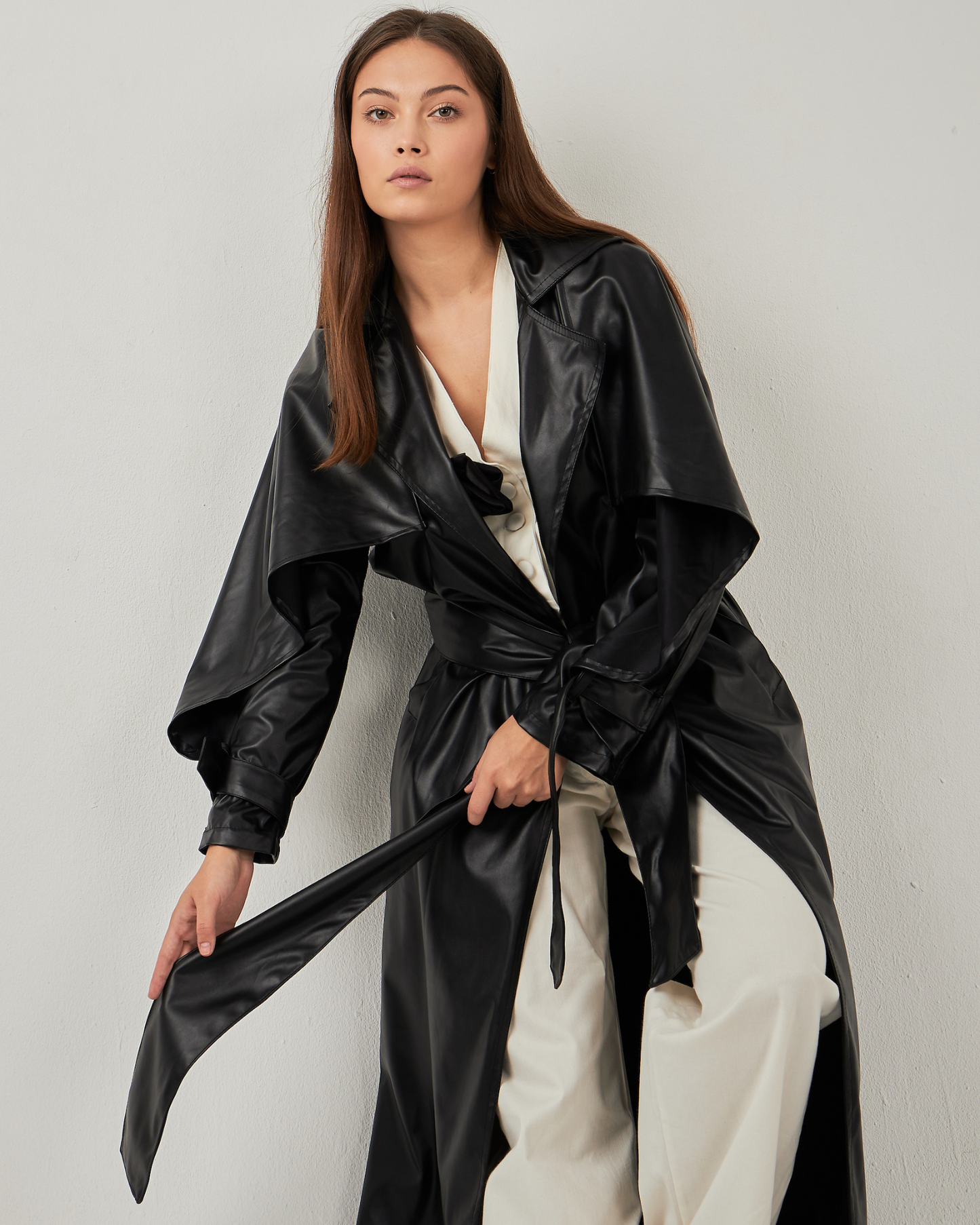 Planet coat in black leather