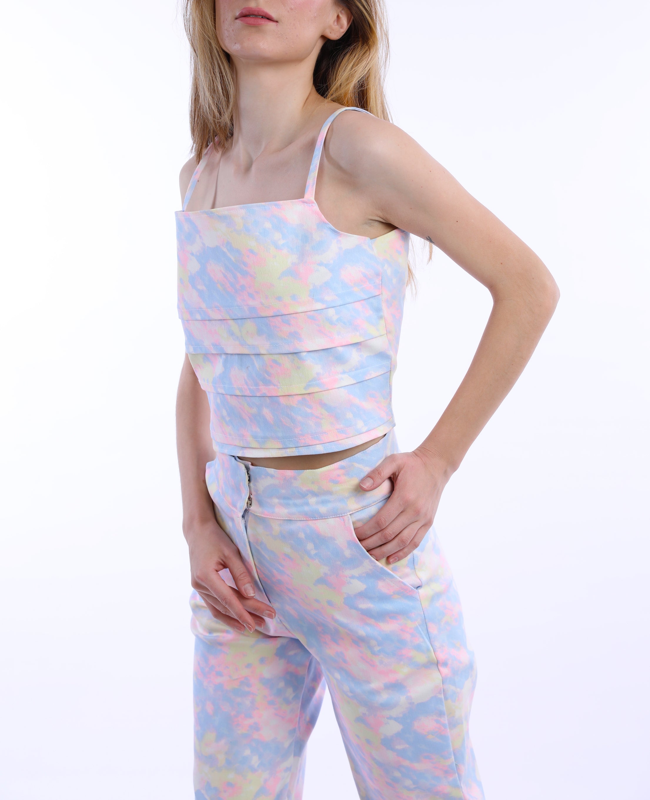 Wonderland top