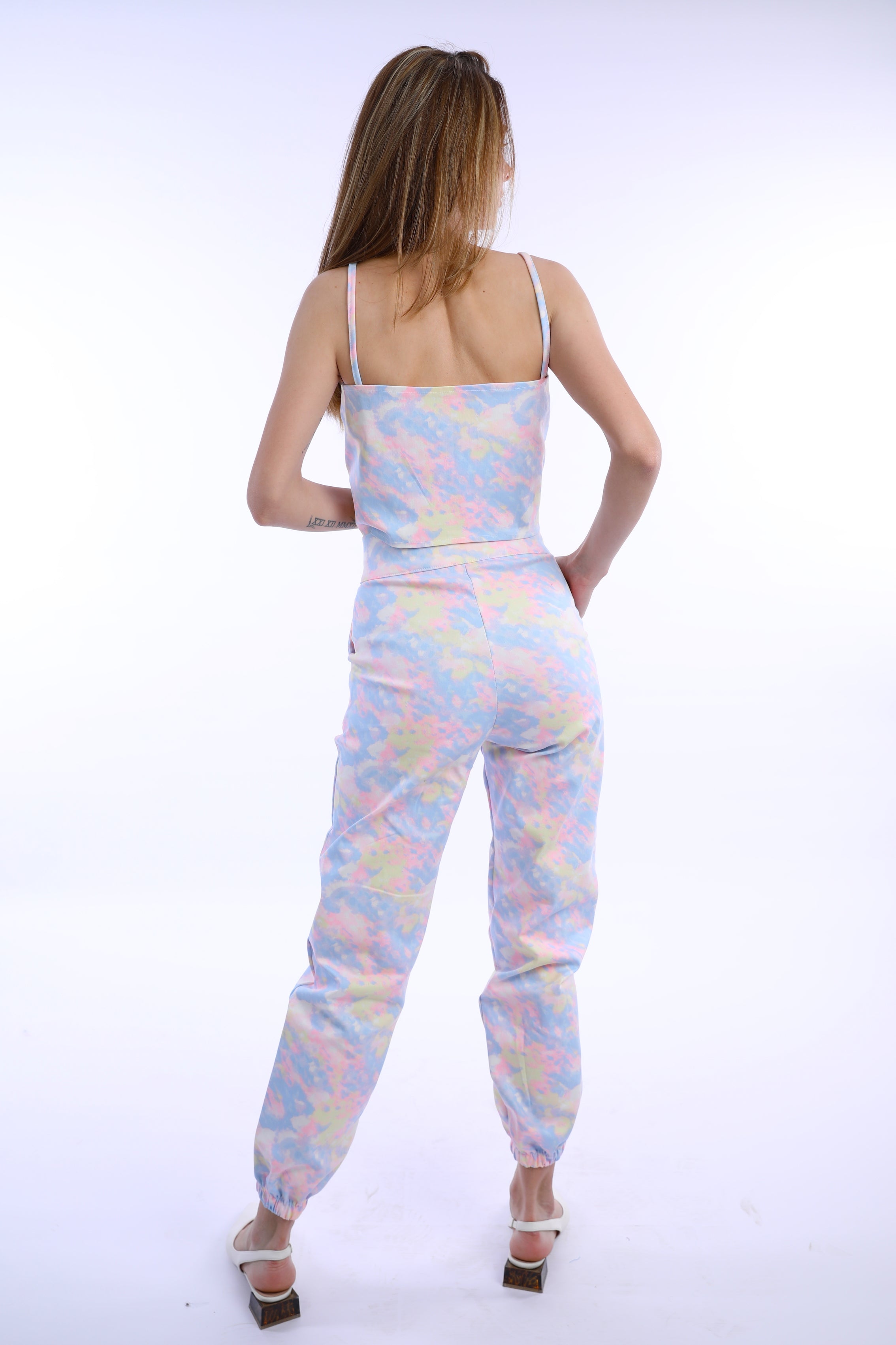 Wonderland top