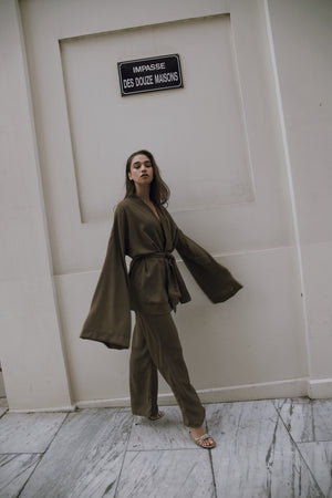 Around the world kimono in olive