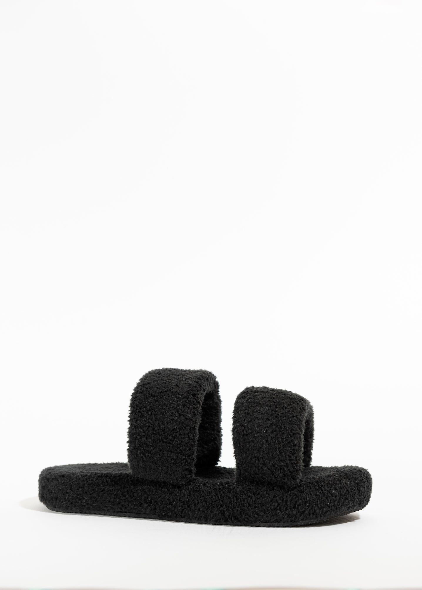 Fluffy Slippers in black
