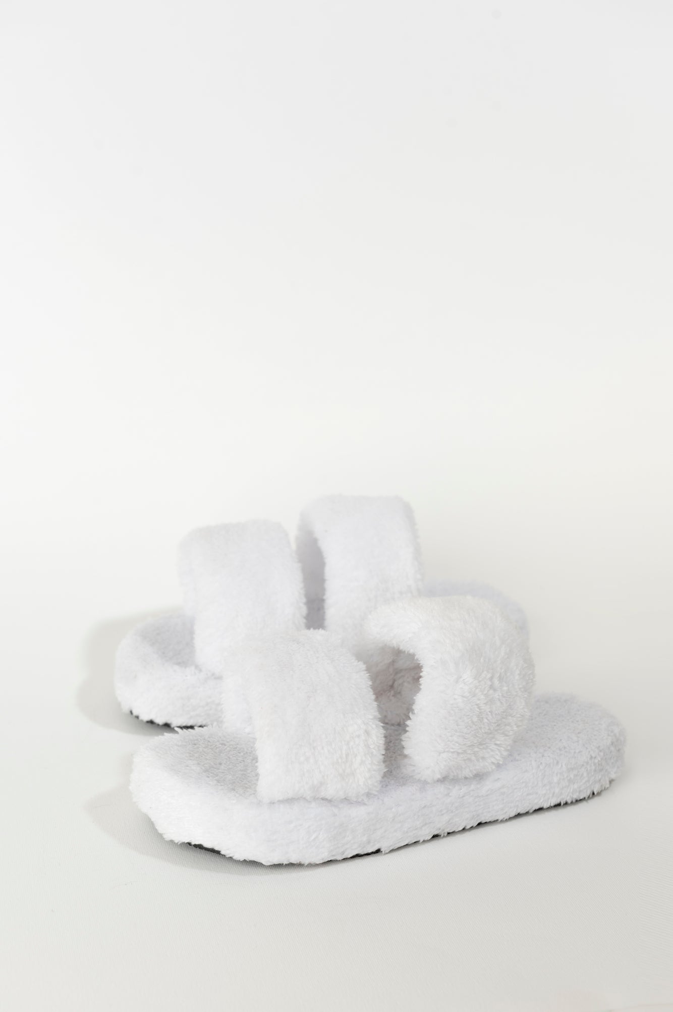 Fluffy Slippers in White