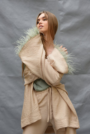 Plume kimono in beige