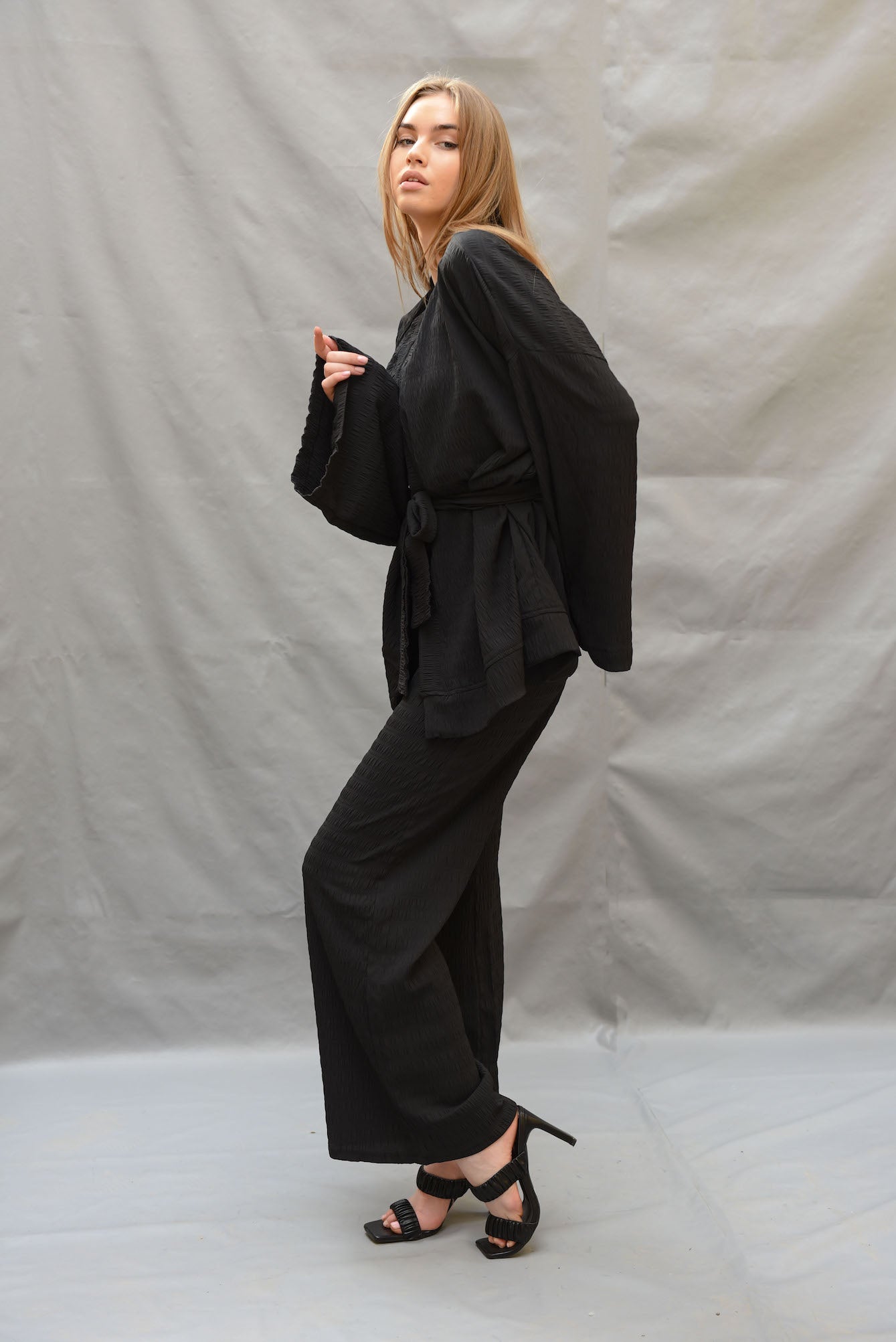 The black kimono set (kimono + pants)