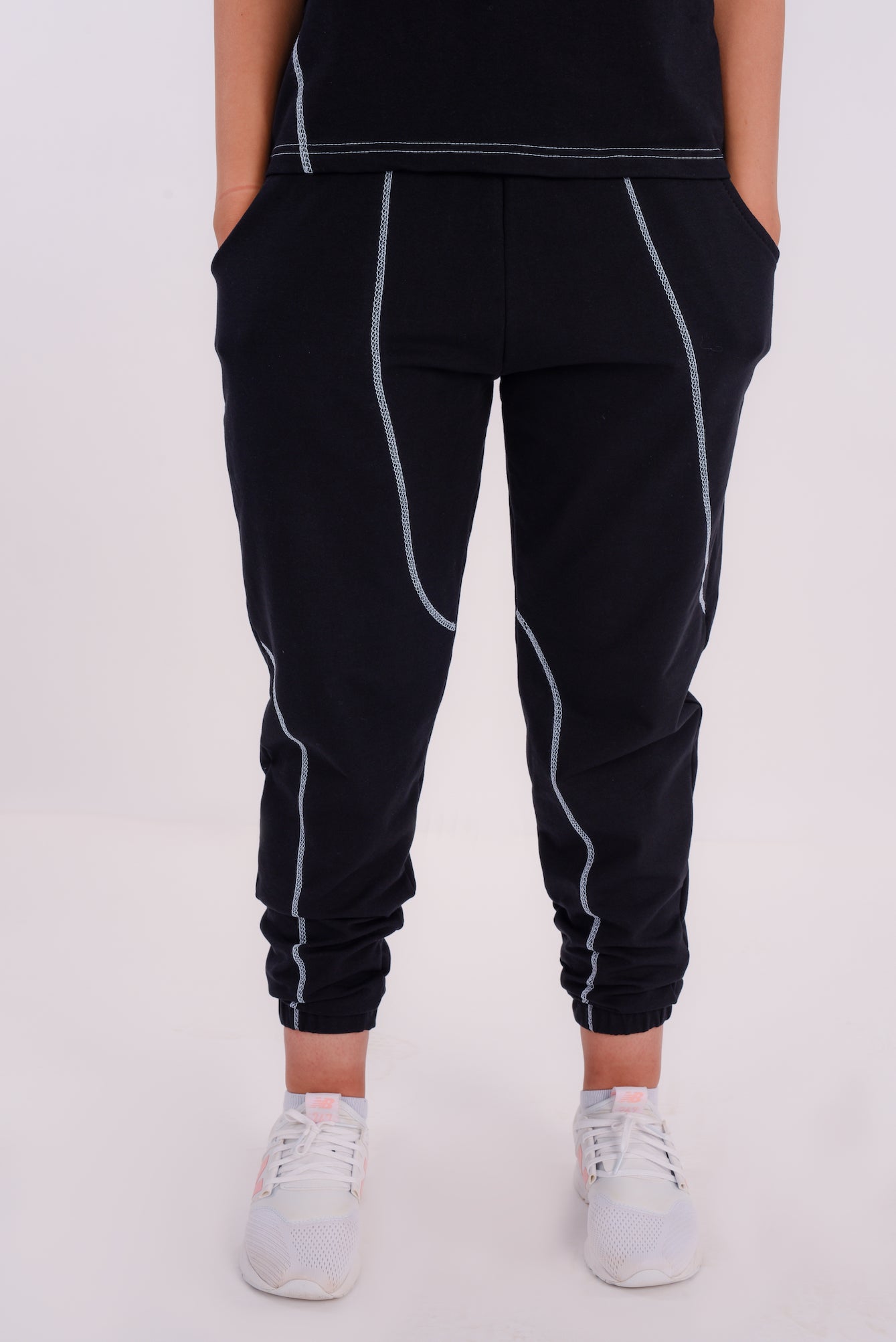 Blow off pants in black