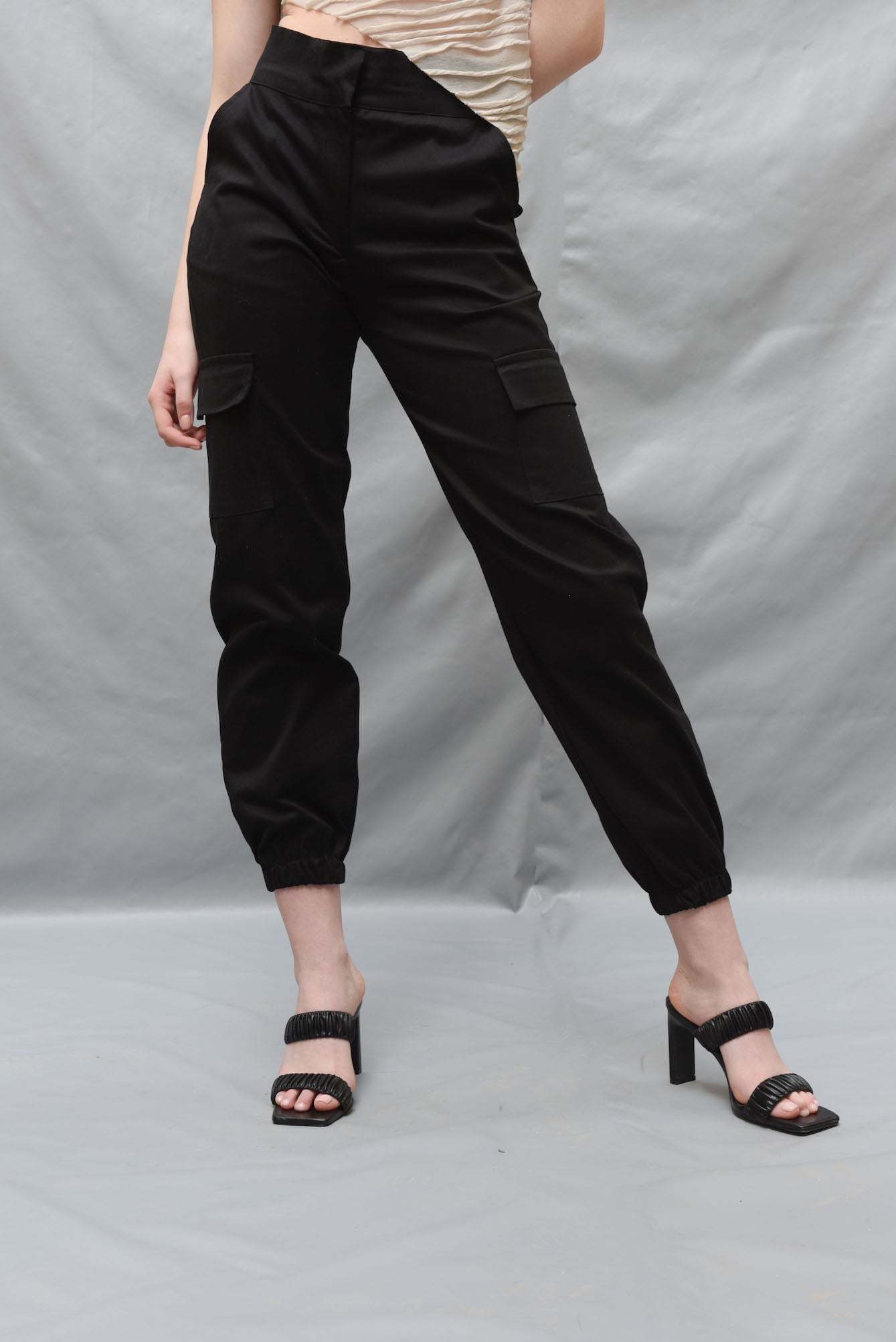 Military pants in black