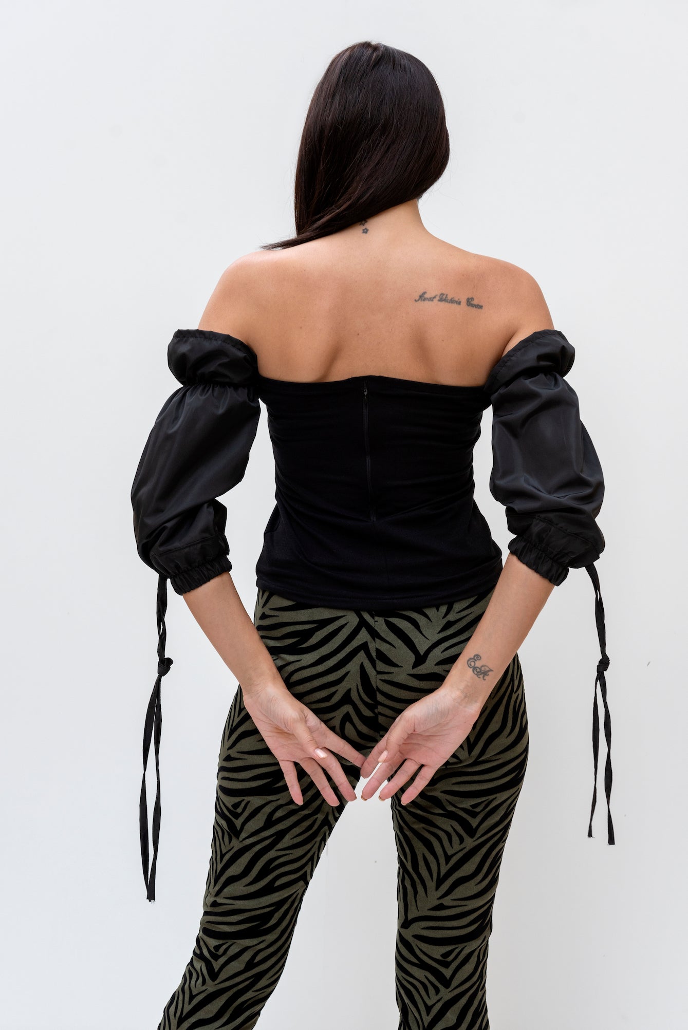 Stella top in black