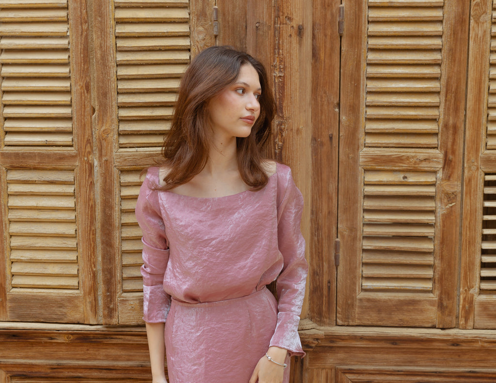 Shimmery top in pink