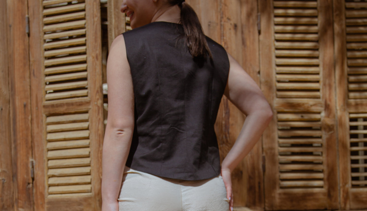Gabardine vest in black