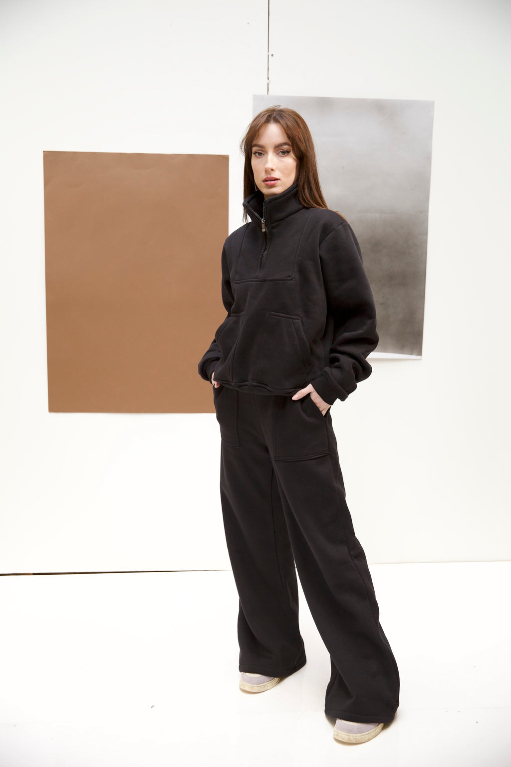 Snug set in black (sweatshirt + pants)