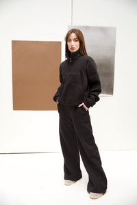 Snug set in black (sweatshirt + pants)