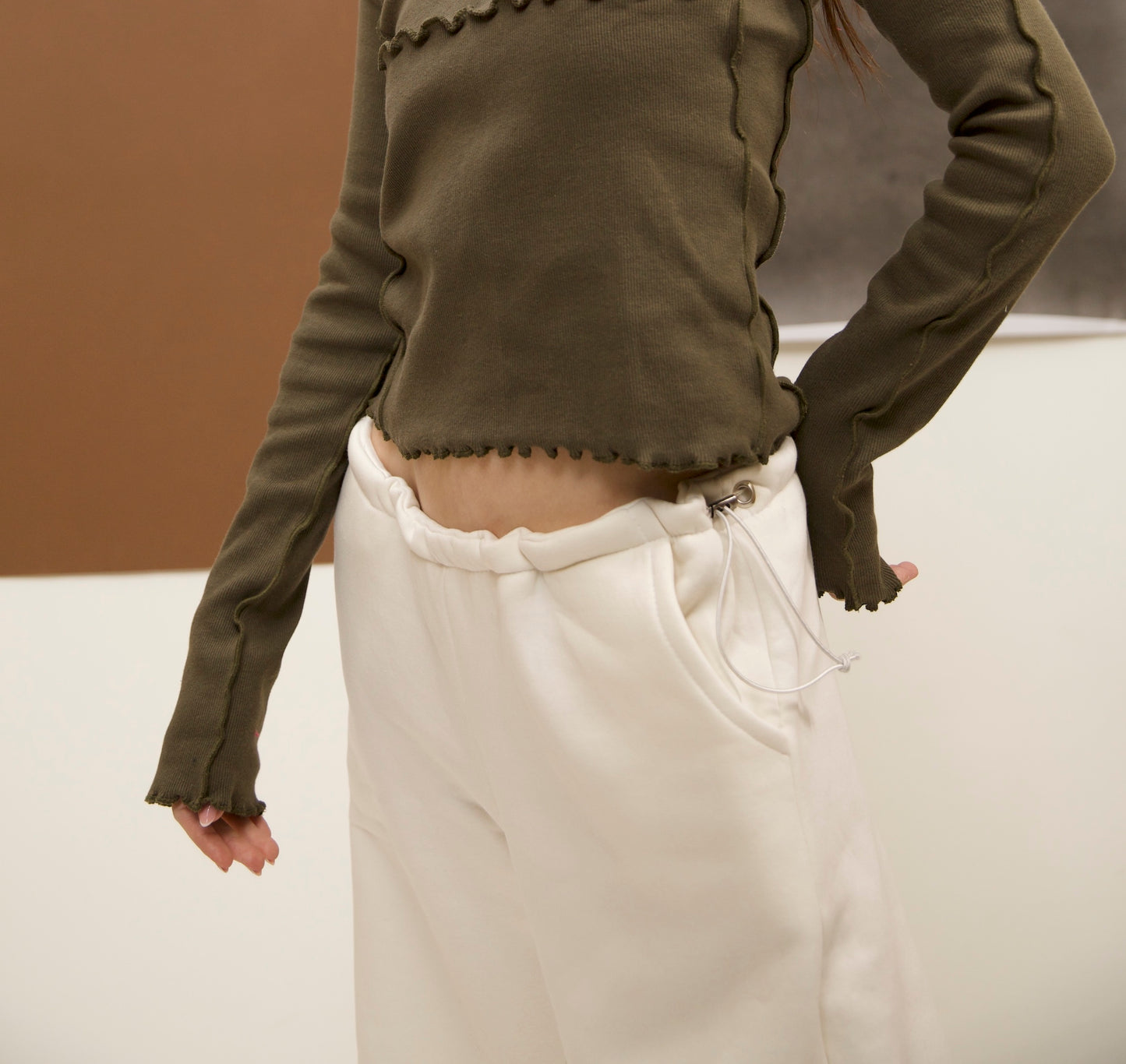 Low waist cotton pants in white