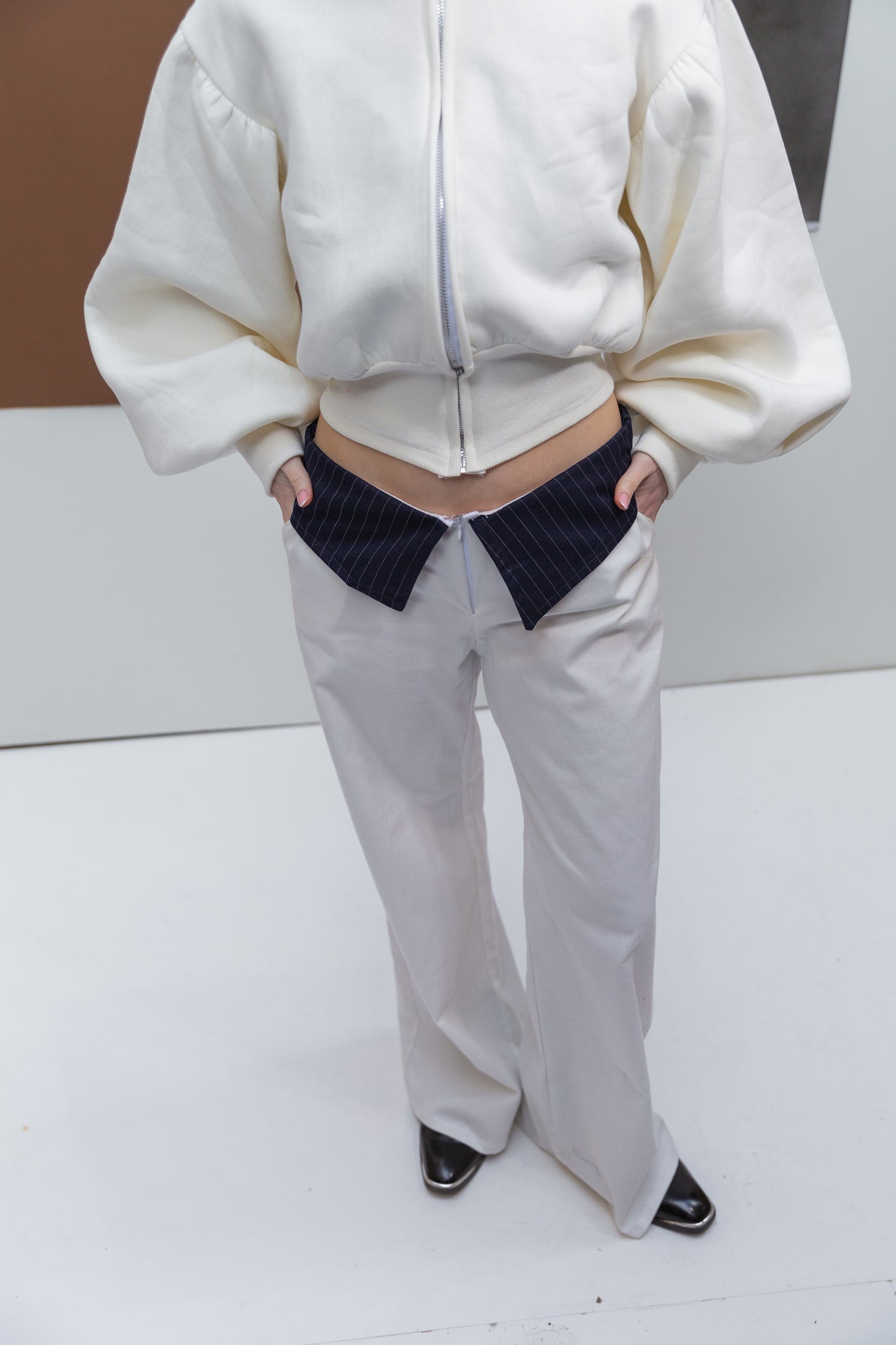 Zigzag pants in white