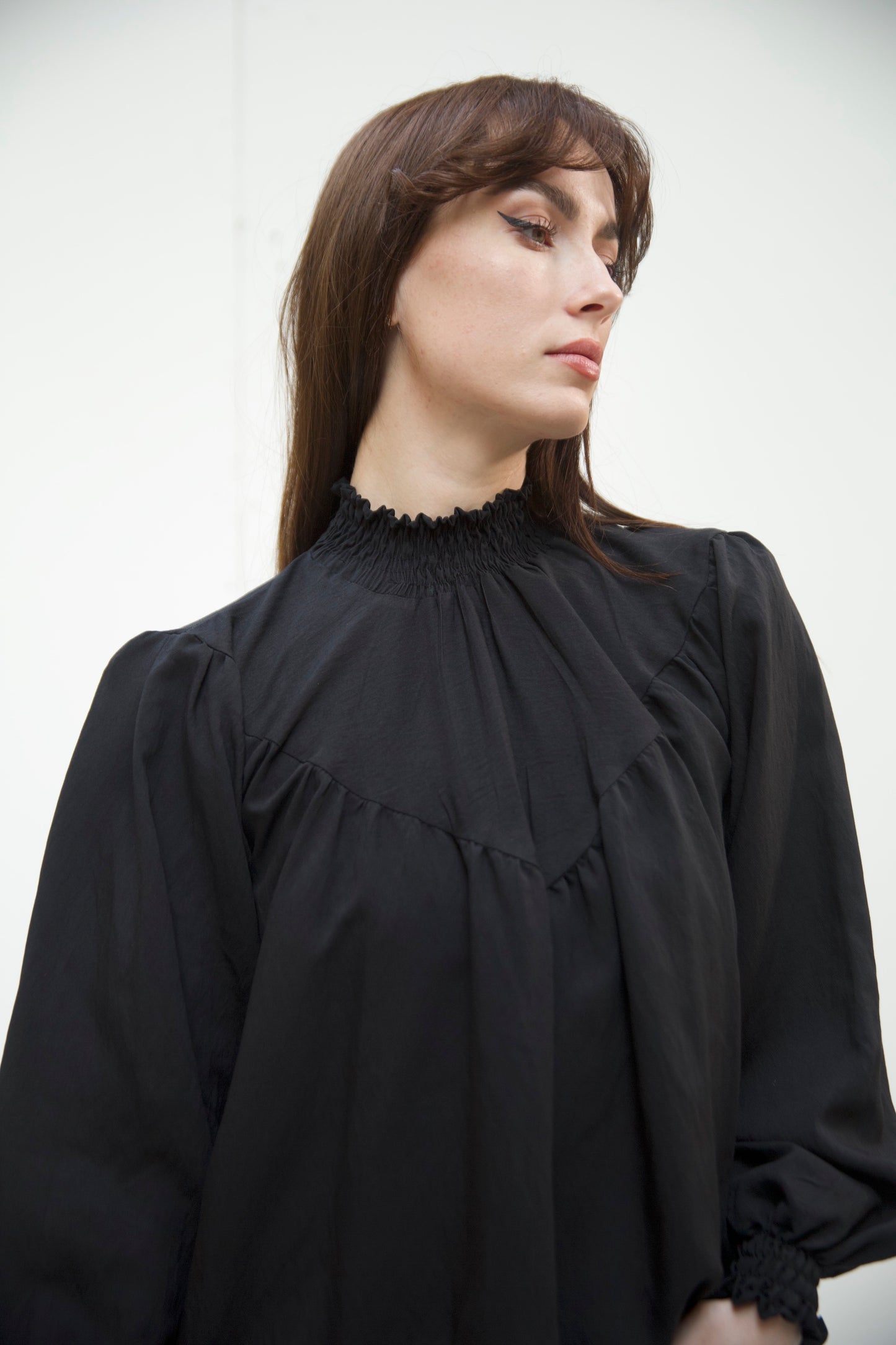 Essential top in black